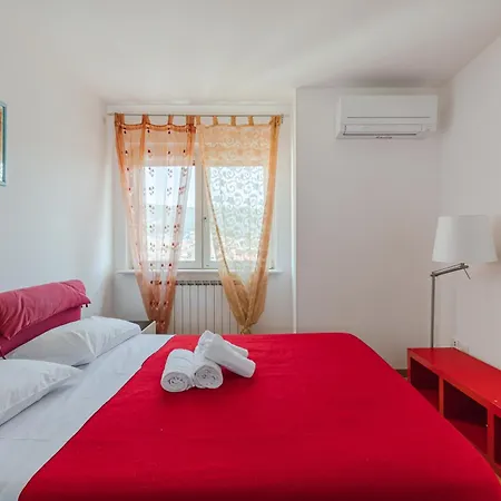 Hurban Capitolina Terrace Park Apartment Trieste